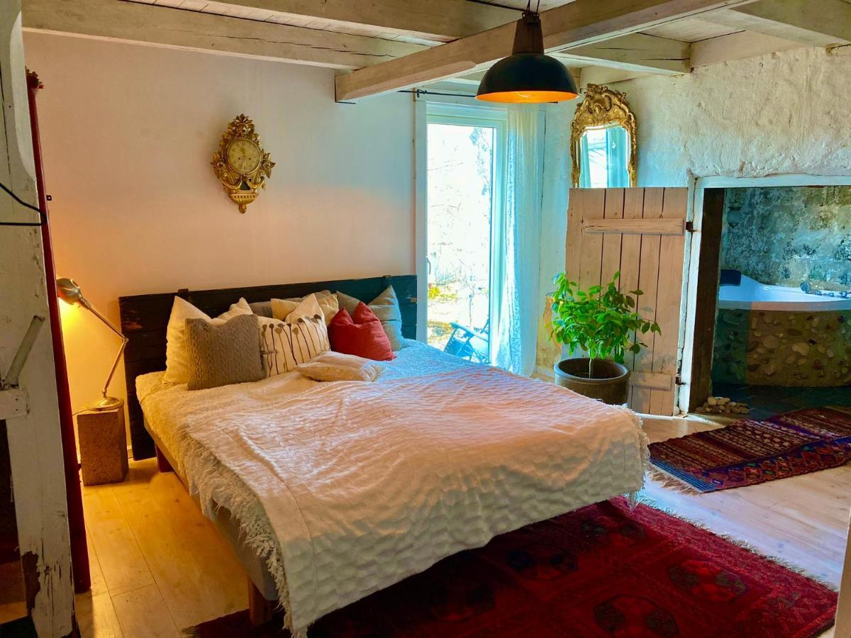 Romantic Spa Villa With Fireplace By The Lake Stjarnsund Ngoại thất bức ảnh